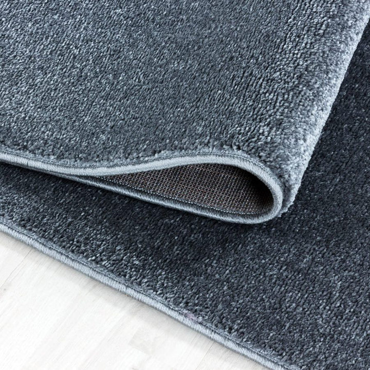 Plain Grey Rug - TidySpaces