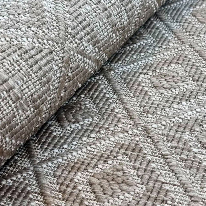 Outdoor Indoor Rug Beige and Cream Reversible Quality Mat Diamond Geometric Design - TidySpaces