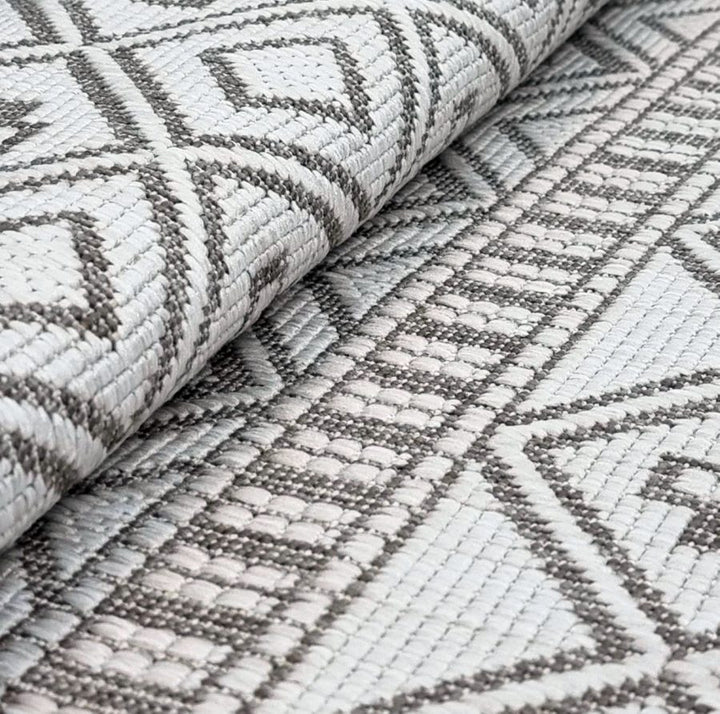 Outdoor Indoor Rug Beige and Cream Reversible Quality Mat Diamond Geometric Design - TidySpaces