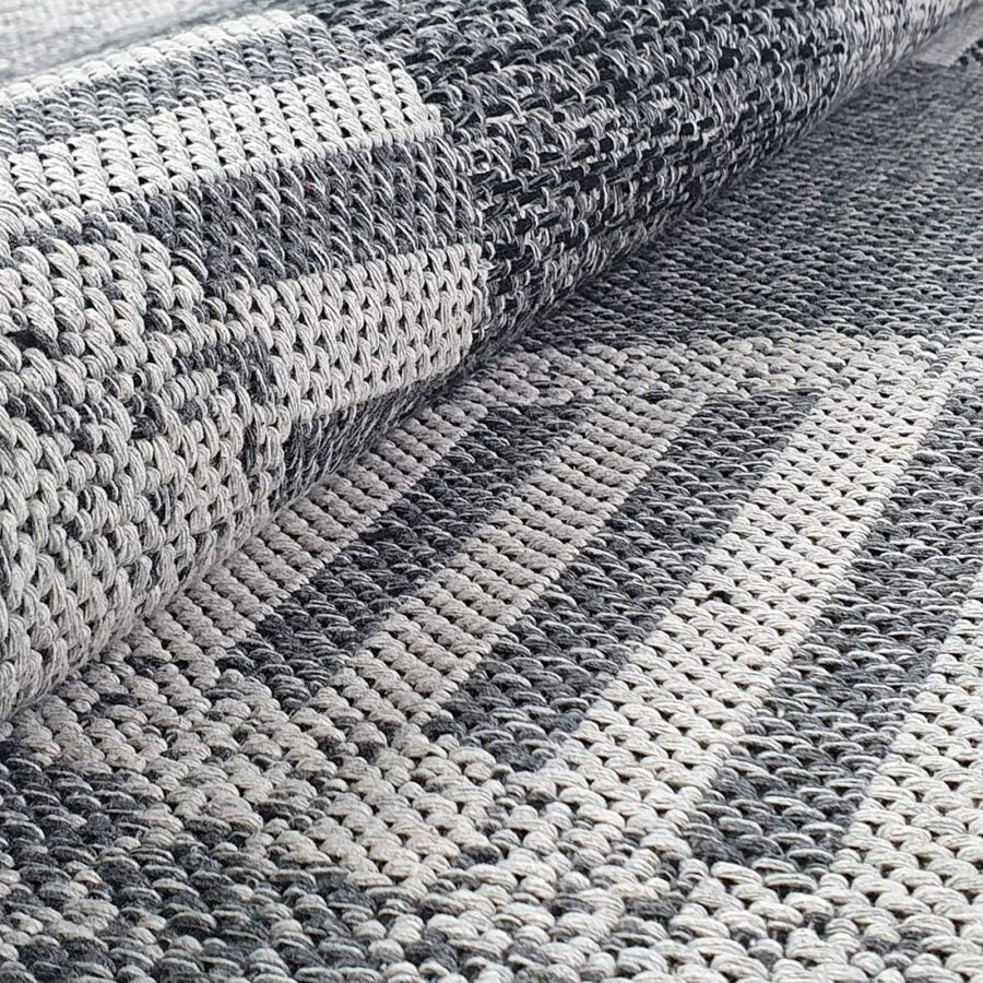 Cotton Rug Grey Triangles