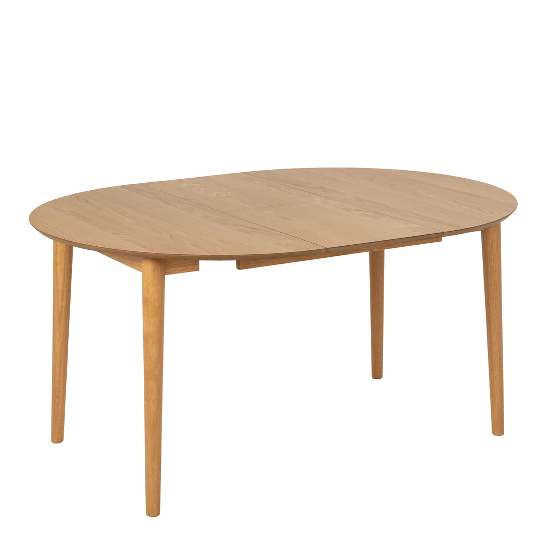 Montreux Round Dining Table in Oak