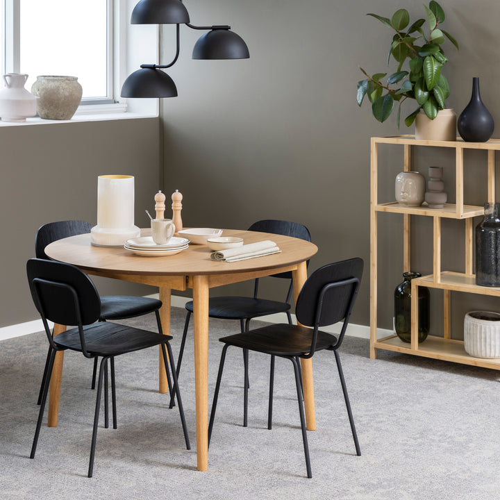 Montreux Round Dining Table in Oak