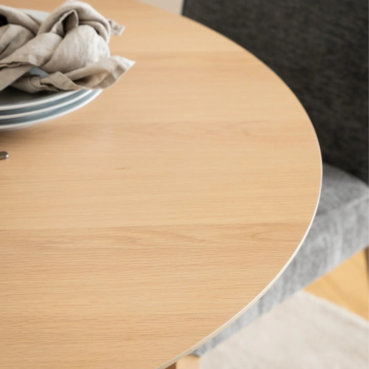 I_Duncan Round Dining Table in White Oak Included 4 Cassandra Dining Chair with Armrest in White Oak - TidySpaces