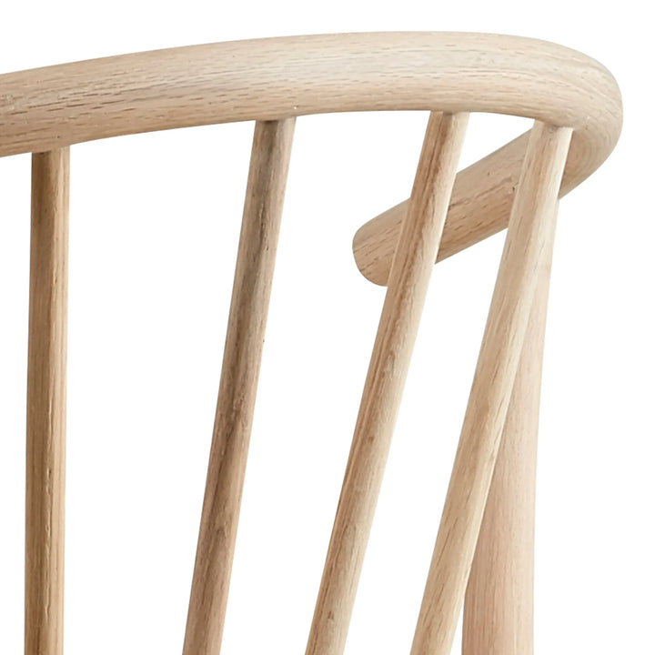 I_Duncan Round Dining Table in White Oak Included 4 Cassandra Dining Chair with Armrest in White Oak - TidySpaces