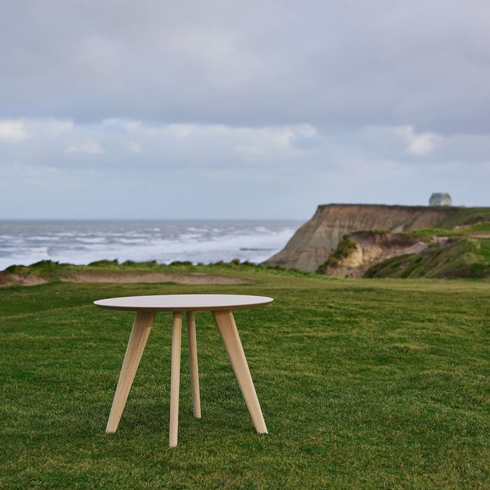 Townsville Round Dining Table in White and Oak - TidySpaces