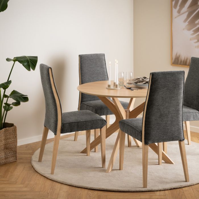 I_Duncan Round Dining Table in White Oak - TidySpaces