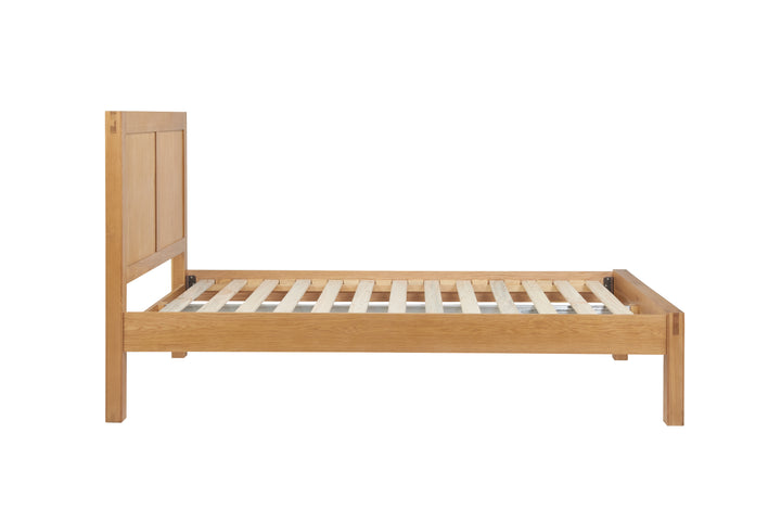 Solid Oak Bellevue Bed with Classic Headboard for Timeless Bedroom Style