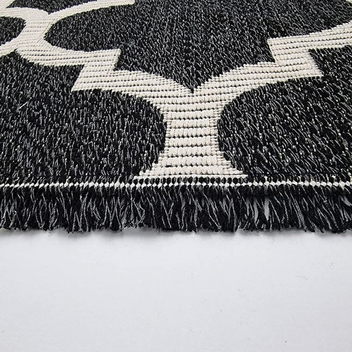 Cotton Rugs Black Trellis Pattern with Tassels