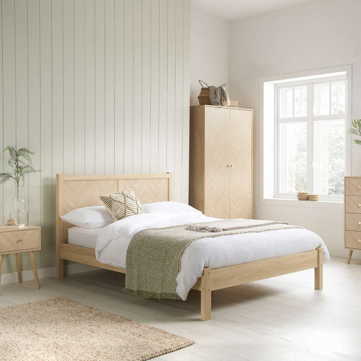 Herringford Bed with Chevron Pattern and Laminated Oak Finish for Stylish Bedrooms
