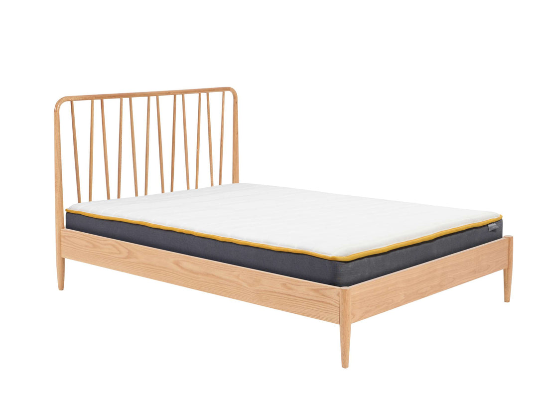 Jesper Oak Bed with Distinctive Spindled Headboard for Stylish Bedrooms