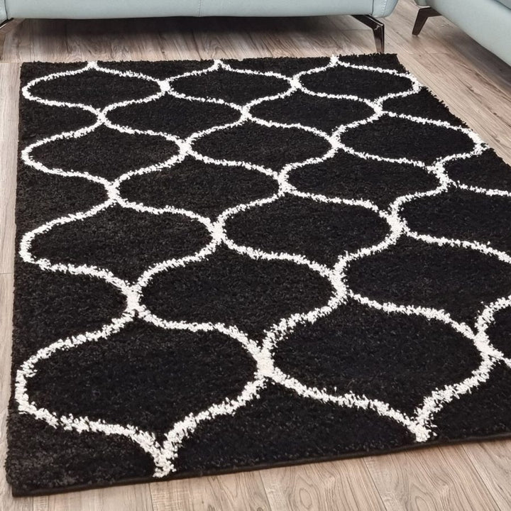 Black and White Fluffy Shaggy Rug Trellis Pattern - TidySpaces