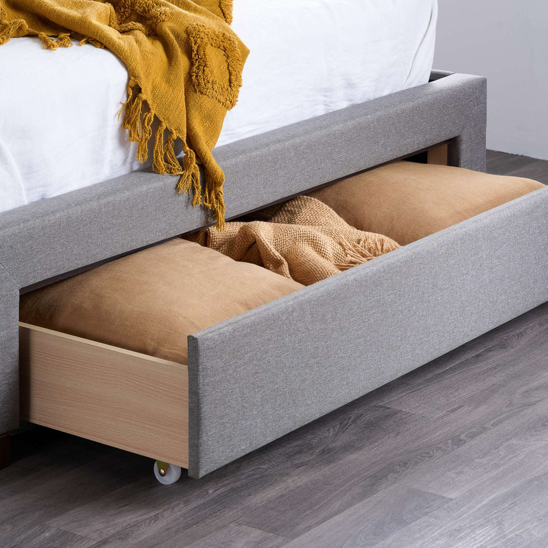 Sophisticated Shelby Bed with Storage Drawers and Deep-Buttoned Headboard