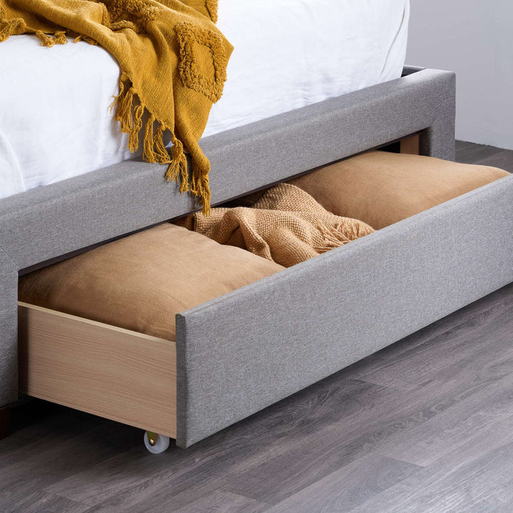 Sophisticated Shelby Bed with Storage Drawers and Deep-Buttoned Headboard