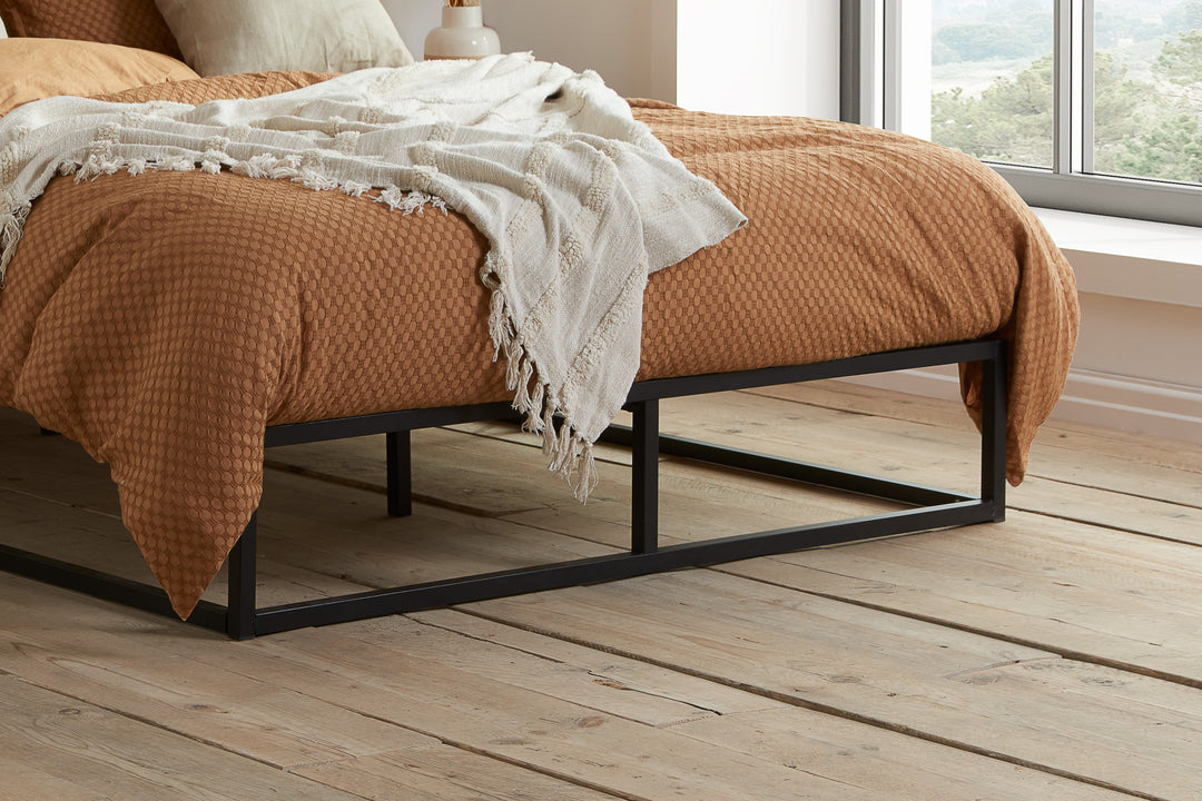 Soho Metal Platform Bed with Modern Design and Easy Assembly
