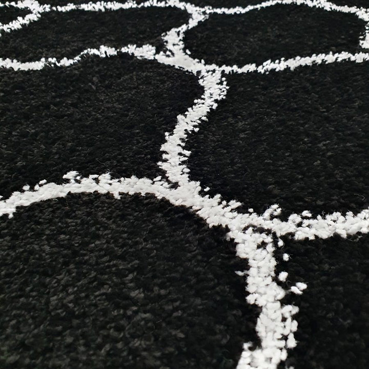 Black and White Fluffy Shaggy Rug Trellis Pattern