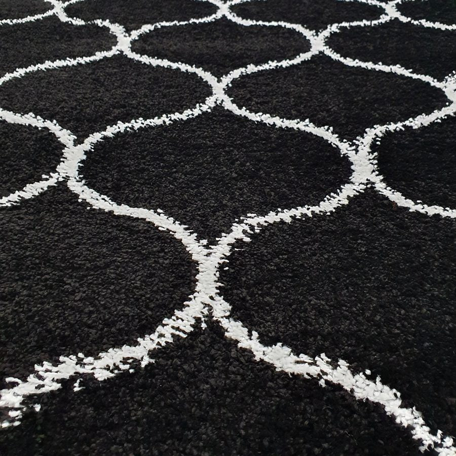 Black and White Fluffy Shaggy Rug Trellis Pattern - TidySpaces