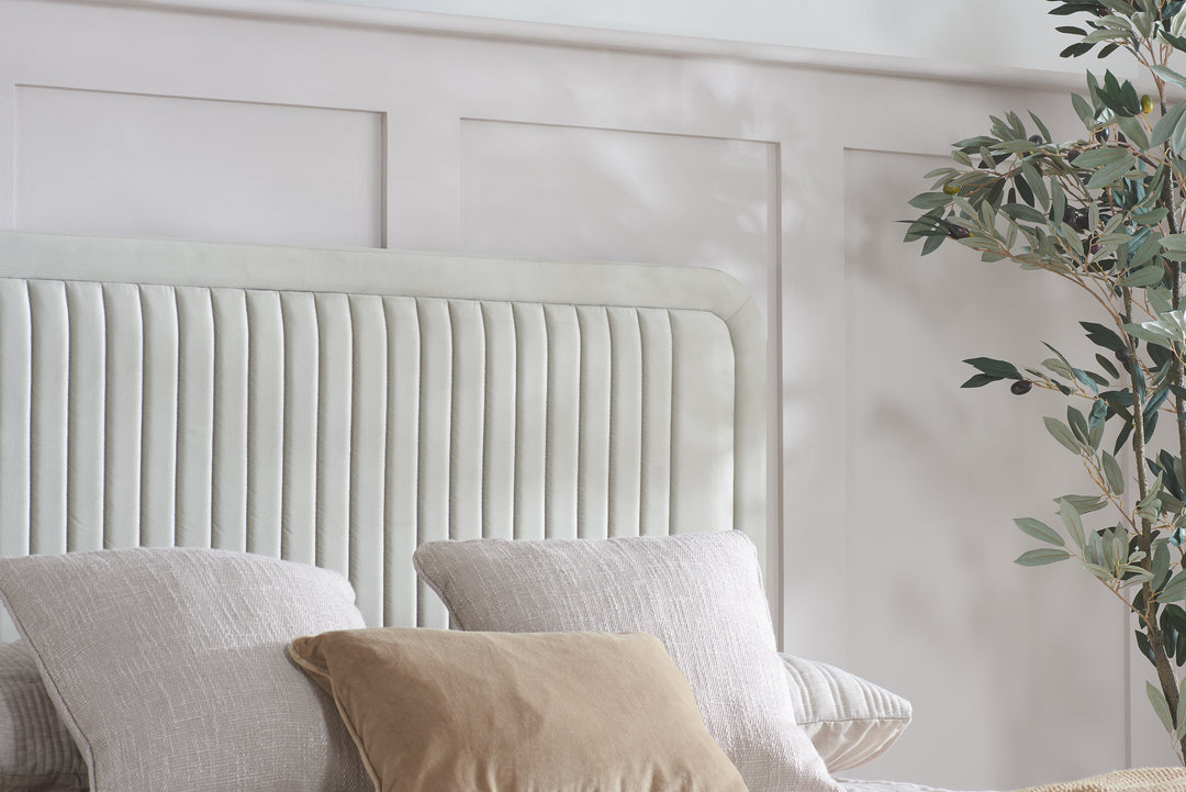 Luxurious Velvet Bed Frame in Midnight Blue with Elegant Tufting Design