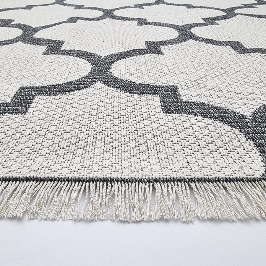 Cotton Rug Cream Grey Trellis Pattern with Tassels