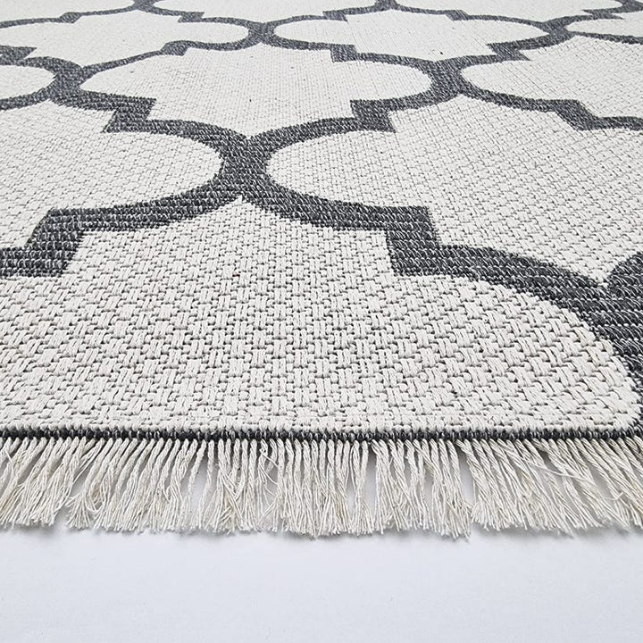 Cotton Rug Cream Grey Trellis Pattern with Tassels