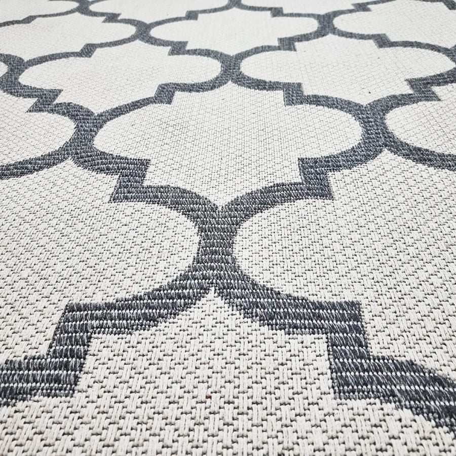 Cotton Rug Cream Grey Trellis Pattern with Tassels