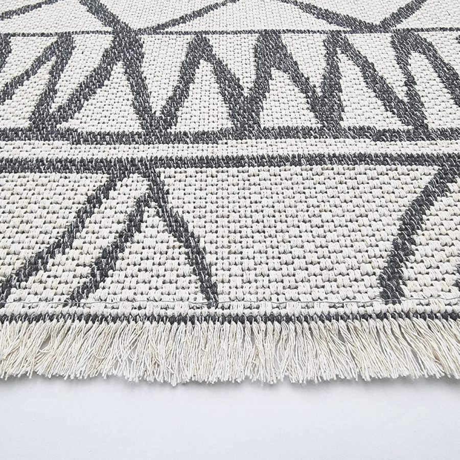 Cotton Rug Cream Grey Aztec Pattern with Tassels