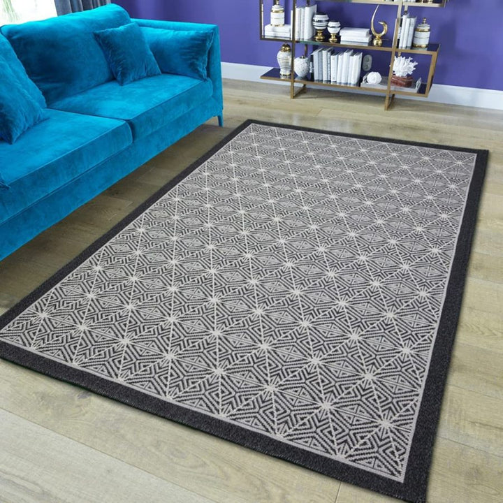 Cotton Rug Black Geometric Pattern