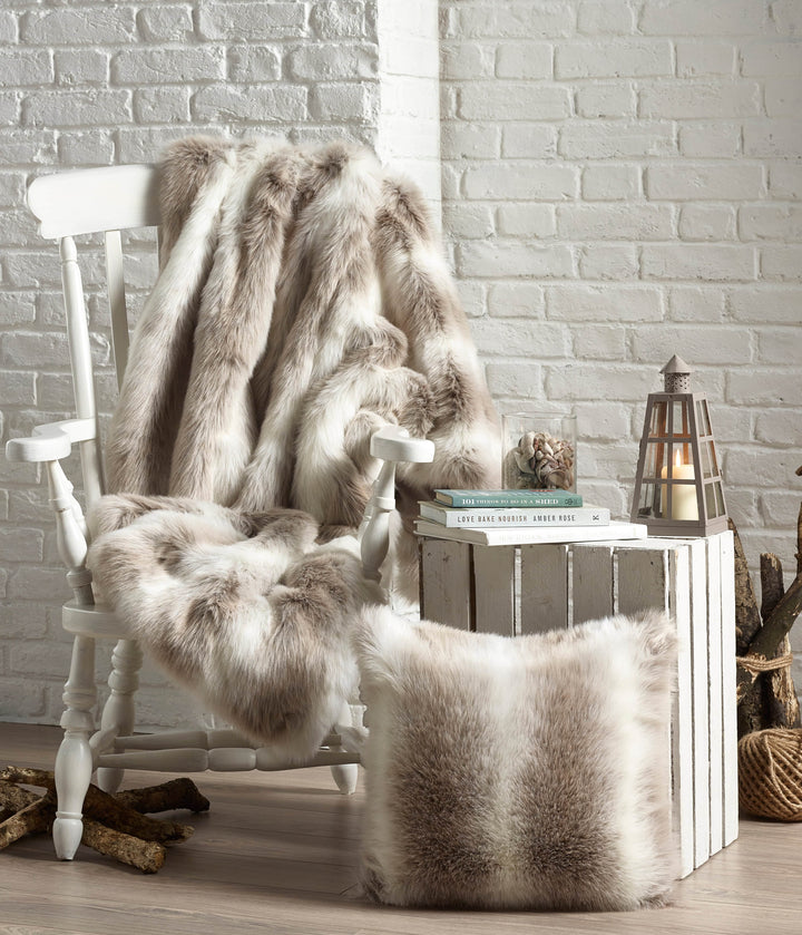 Winter Wonderland - Reindeer Retreat Faux Fur Throw - TidySpaces