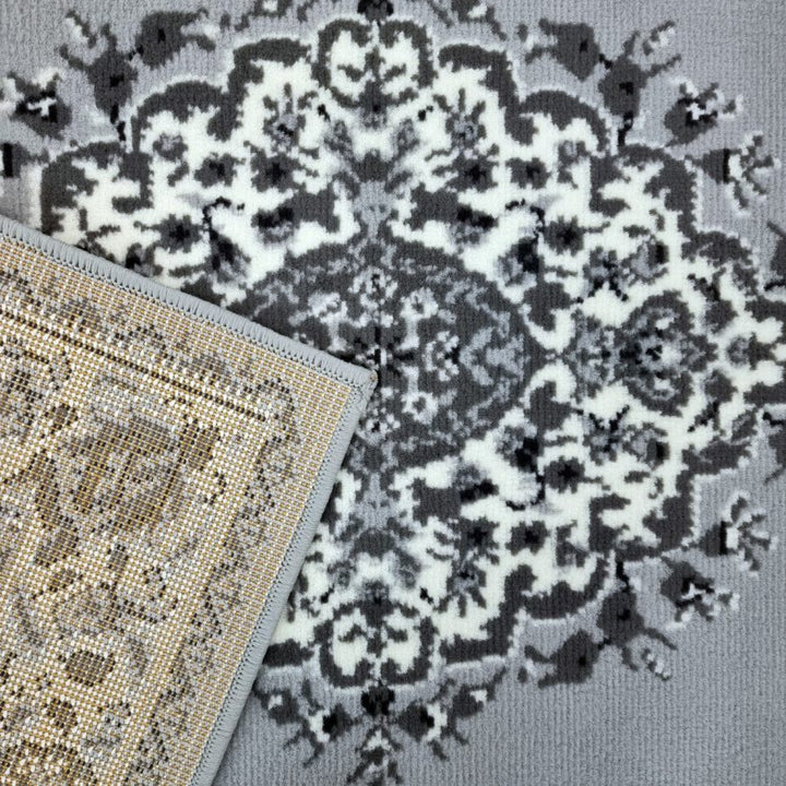 Traditional Rug Vintage Classic Design