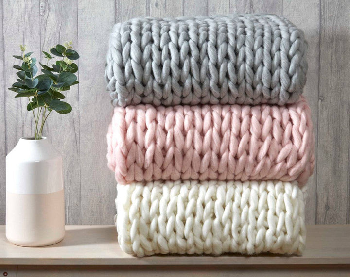 Chunky Cable Knit Throw - TidySpaces