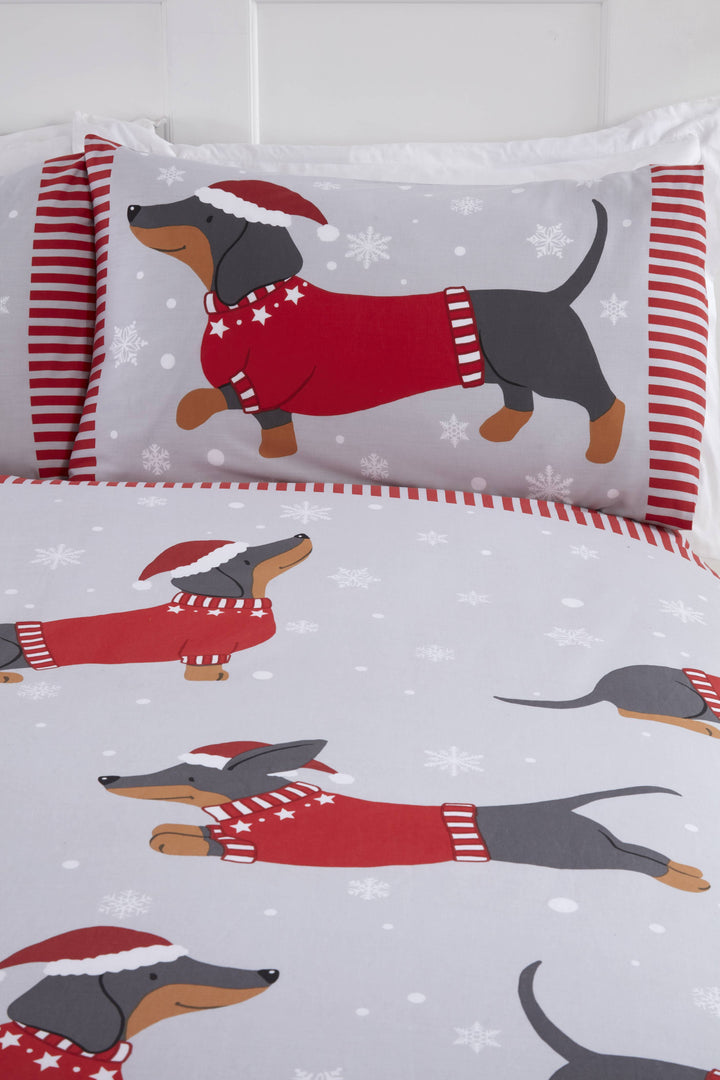 Dachshund Through The Snow Duvet Set - TidySpaces